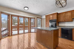 11738 Southgate Rd, Roscoe, IL 61073 - Photo 6