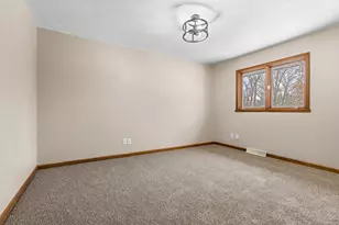 11738 Southgate Rd, Roscoe, IL 61073 - Photo 10