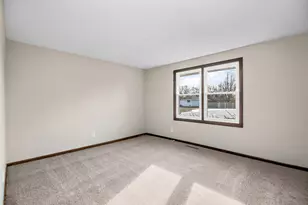 1227 Peacock Ln, Bradley, IL 60915 - Photo 14