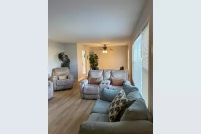 700 Cumberland Street, Hoffman Estates, IL 60194 - Photo 4