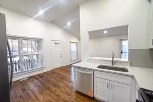 1944 Navarone Dr, Naperville, IL 60565 - Photo 4