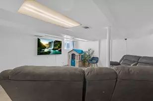 5032 Crain St, Skokie, IL 60077 - Photo 32