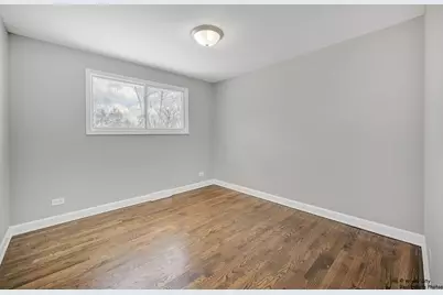 2208 Sprucewood Lane, Lindenhurst, IL 60046 - Photo 12