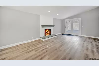 2208 Sprucewood Lane, Lindenhurst, IL 60046 - Photo 8