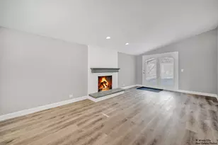 2208 Sprucewood Ln, Lindenhurst, IL 60046 - Photo 8