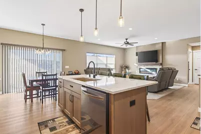 6210 College Avenue, Davenport, IA 52807 - Photo 6