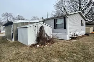 605 Pine St, Normal, IL 61761 - Photo 26