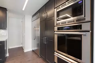 200 E Delaware Pl, Chicago, IL 60611 - Photo 12