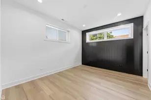 3902 S Lake Park Ave, Chicago, IL 60653 - Photo 14