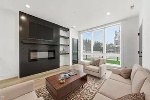 3902 S Lake Park Ave, Chicago, IL 60653 - Photo 2