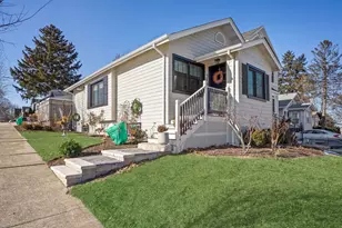 318 Bluff Ave, La Grange, IL 60525 - Photo 1