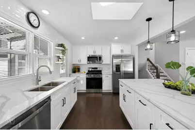 608 N Eastman Drive, Mount Prospect, IL 60056 - Photo 8