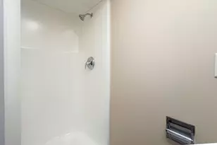 1424 Comanche Dr, Rockford, IL 61107 - Photo 10