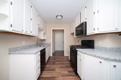 1424 Comanche Drive, Rockford, IL 61107 - Photo 4