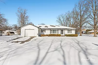 160 E Pendexter Avenue, Watseka, IL 60970 - Photo 2