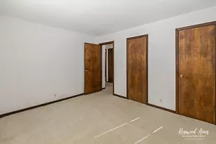 160 E Pendexter Ave, Watseka, IL 60970 - Photo 10