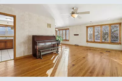 10729 Lamon Avenue, Oak Lawn, IL 60453 - Photo 6