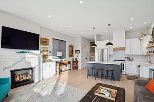 3139 N Central Park Ave, Chicago, IL 60618 - Photo 4