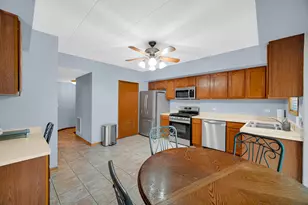 7779 Bristol Park Dr, Tinley Park, IL 60477 - Photo 4