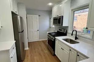 10420 S Kildare Ave, Oak Lawn, IL 60453 - Photo 6