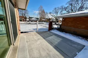 10420 S Kildare Ave, Oak Lawn, IL 60453 - Photo 14