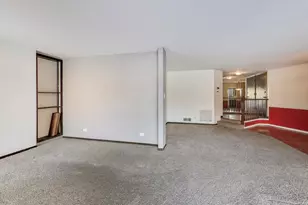 1720 Lakecliffe Dr, Wheaton, IL 60189 - Photo 4