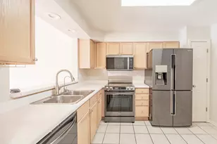 369 Lakeview Cir, Bolingbrook, IL 60440 - Photo 6