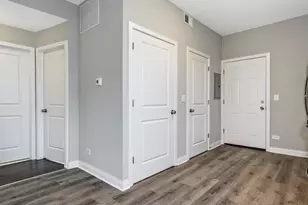 2919 N Kilpatrick Ave, Chicago, IL 60641 - Photo 10