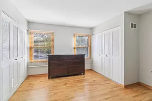 210 E Lakeside Dr, Vernon Hills, IL 60061 - Photo 12