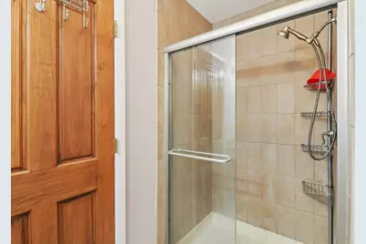 210 E Lakeside Drive, Vernon Hills, IL 60061 - Photo 18