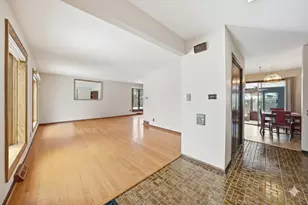 883 Honey Ln, Crete, IL 60417 - Photo 4