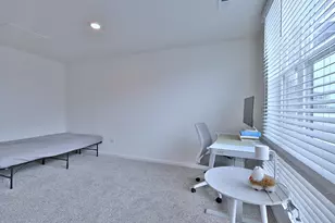 332 Summit Cir, Lombard, IL 60148 - Photo 4