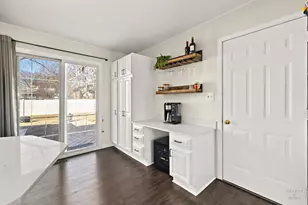 934 Nottingham Ln, Crystal Lake, IL 60014 - Photo 12