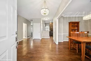 706 Foxdale Ave, Winnetka, IL 60093 - Photo 2