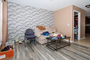 1517 Kell Ave, Bloomington, IL 61705 - Photo 12