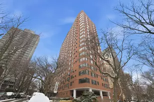 3100 N Lake Shore Dr, Chicago, IL 60657 - Photo 1
