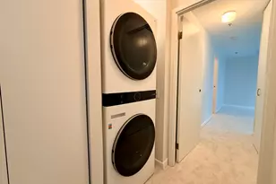 100 E Huron St, Chicago, IL 60611 - Photo 14