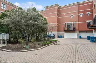 1212 N Orleans St, Chicago, IL 60610 - Photo 26