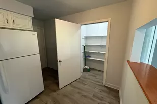 90 Olesen Dr, Naperville, IL 60540 - Photo 8