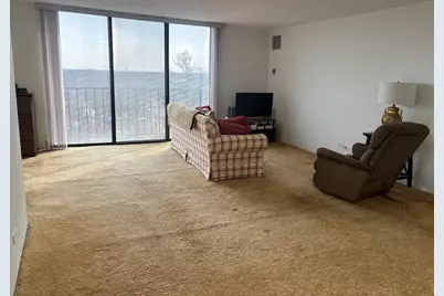 1800 7th Street #11F, East Moline, IL 61244 - Photo 2