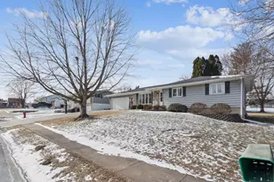 302 Baker St, Fulton, IL 61252 - Photo 4