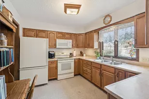 302 Baker St, Fulton, IL 61252 - Photo 10