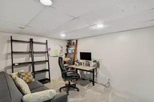 2207 E Michael Manor Ln, Arlington Heights, IL 60004 - Photo 18