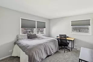 2207 E Michael Manor Ln, Arlington Heights, IL 60004 - Photo 12