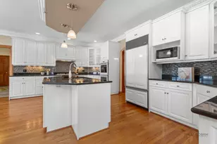 37181 N Fox Hill Dr, Wadsworth, IL 60083 - Photo 8