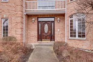 37181 N Fox Hill Dr, Wadsworth, IL 60083 - Photo 2