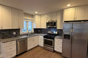 5423 W 63rd Pl, Chicago, IL 60638 - Photo 2