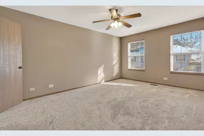 1089 Quaker Hill Court #1089, Elgin, IL 60120 - Photo 18