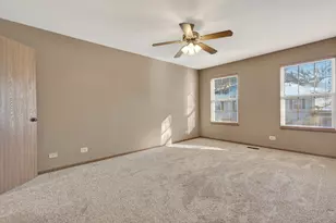 1089 Quaker Hill Ct, Elgin, IL 60120 - Photo 18