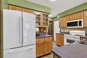 1089 Quaker Hill Ct, Elgin, IL 60120 - Photo 10